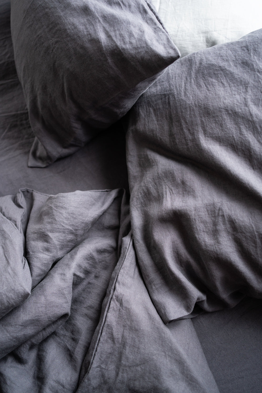 The Benefits of Sleeping in 100% Linen Bedding: Nature’s Luxury