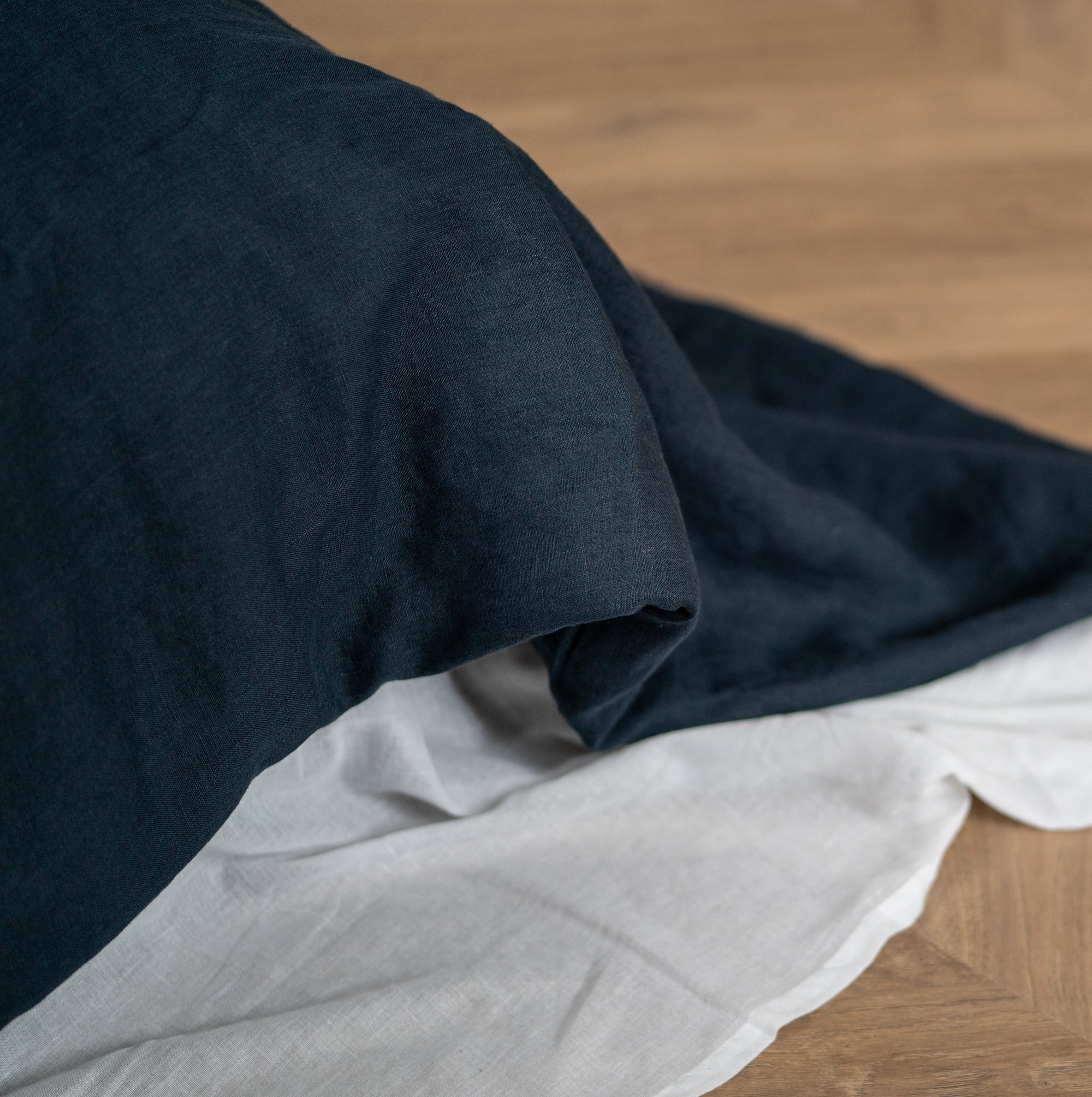 Natural linen bedding set - navy blue