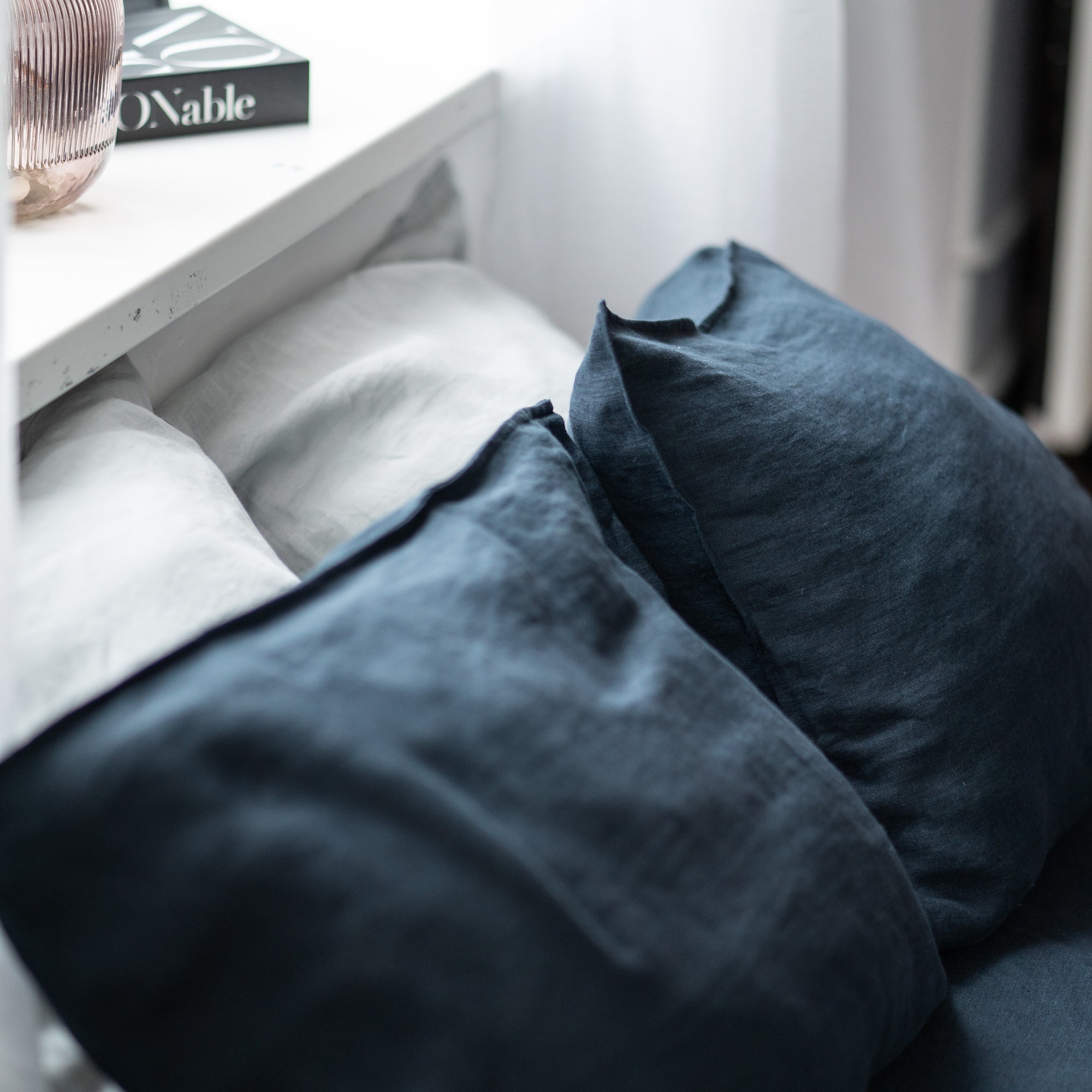 Natural linen bedding set - navy blue