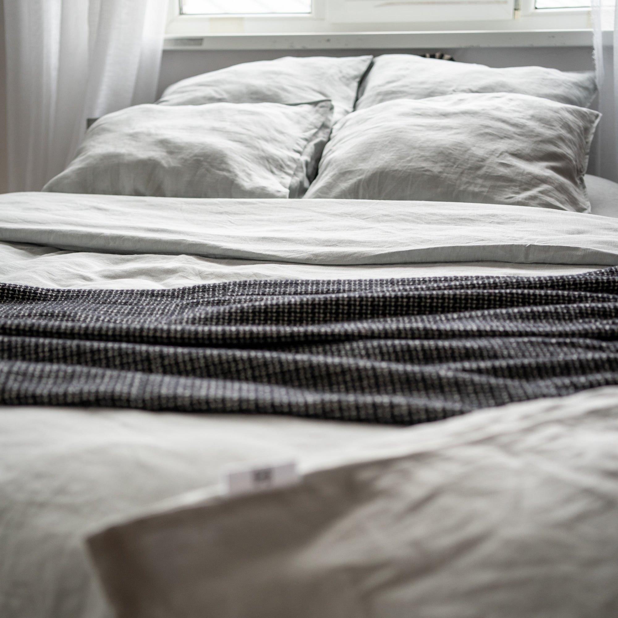 Natural linen bedding set - light gray