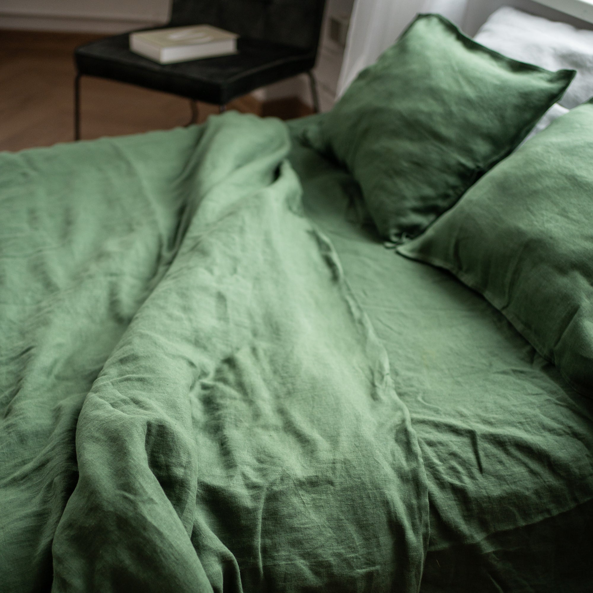 Natural linen bedding set - forest green