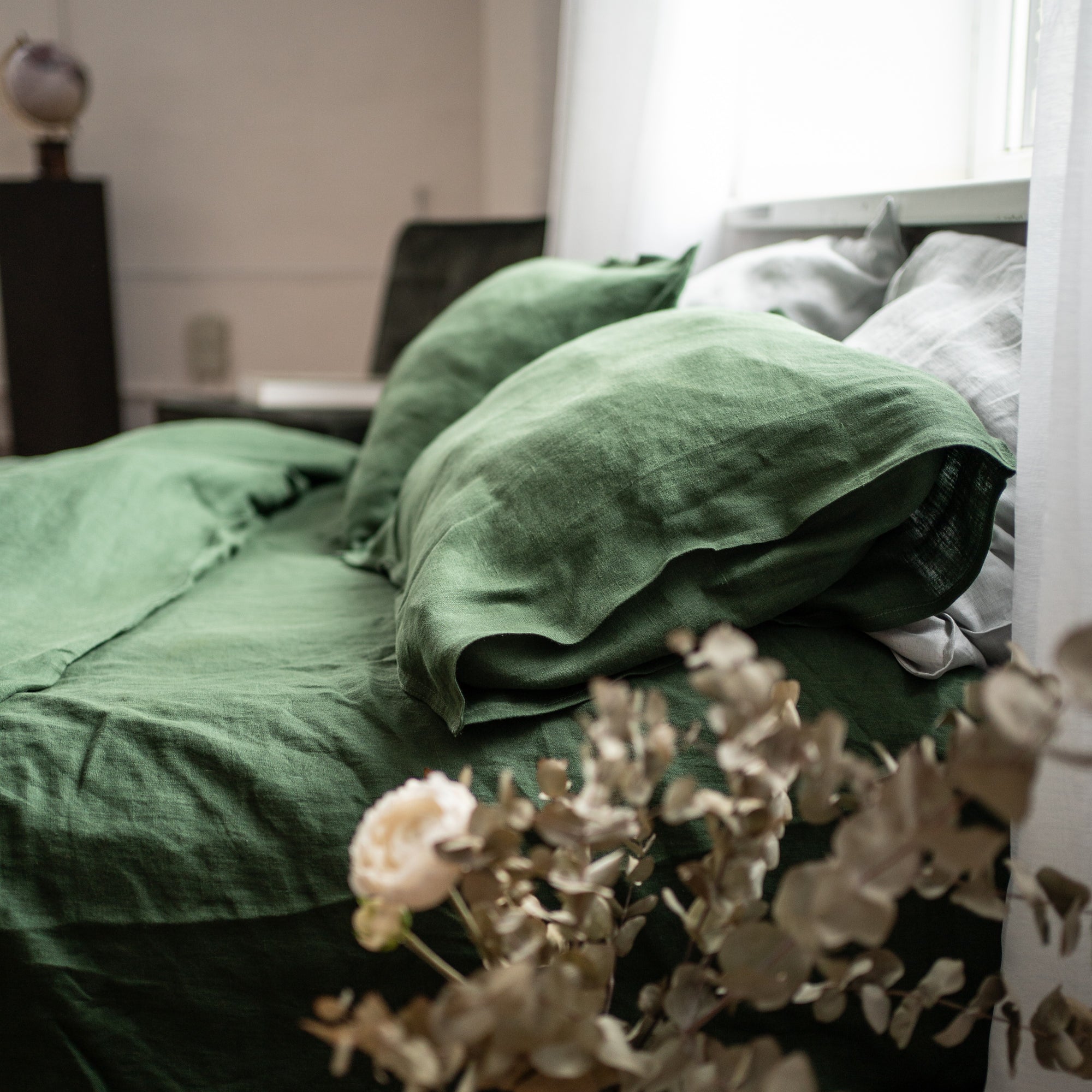 Natural linen bedding set - forest green