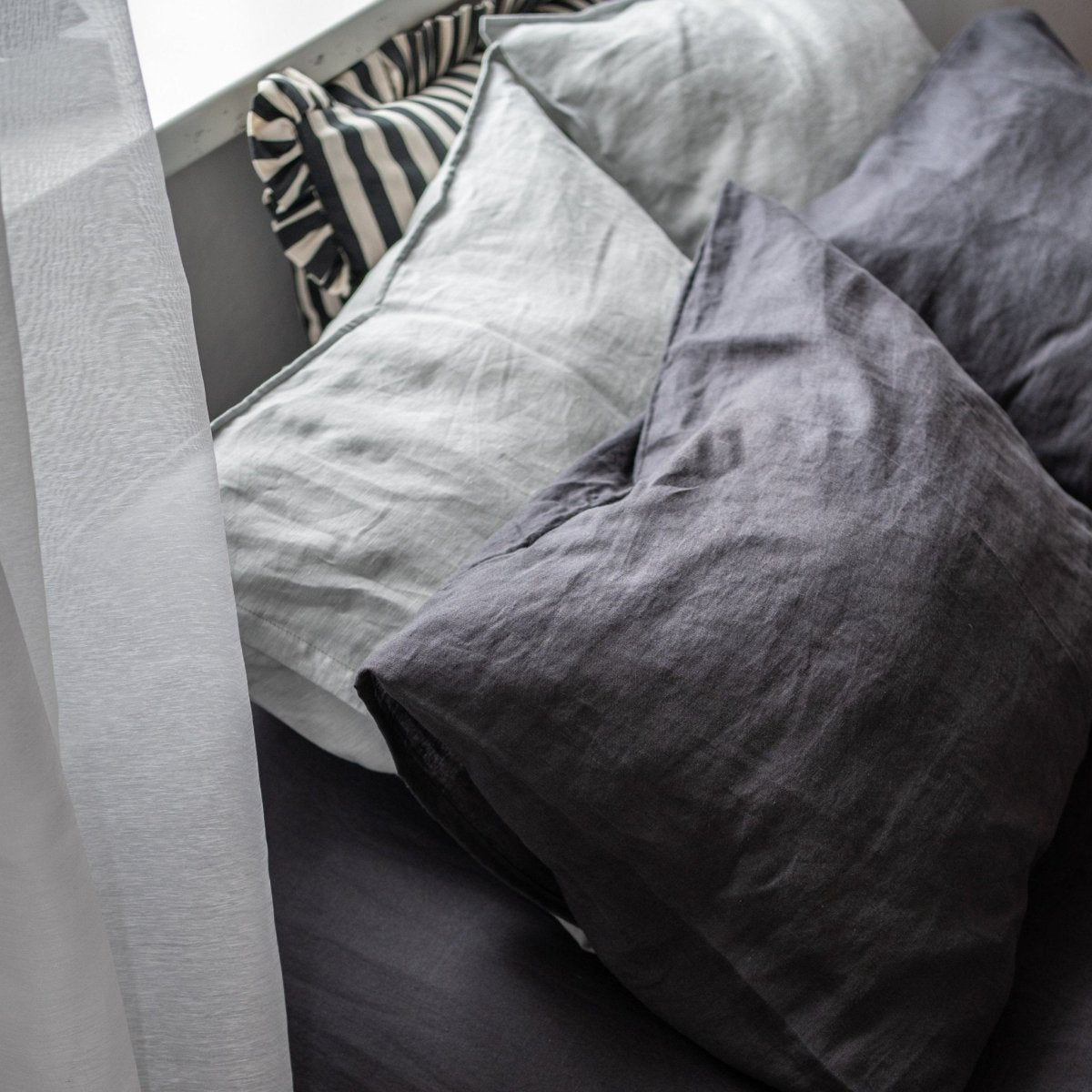 Natural linen bedding set - dark gray - Harmonia Linens