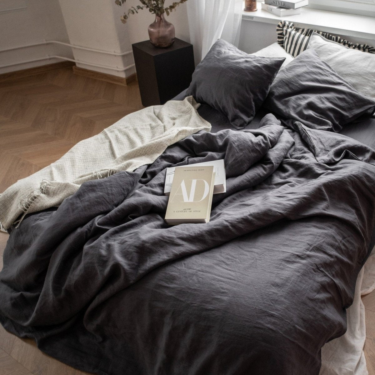 Natural linen bedding set - dark gray - Harmonia Linens