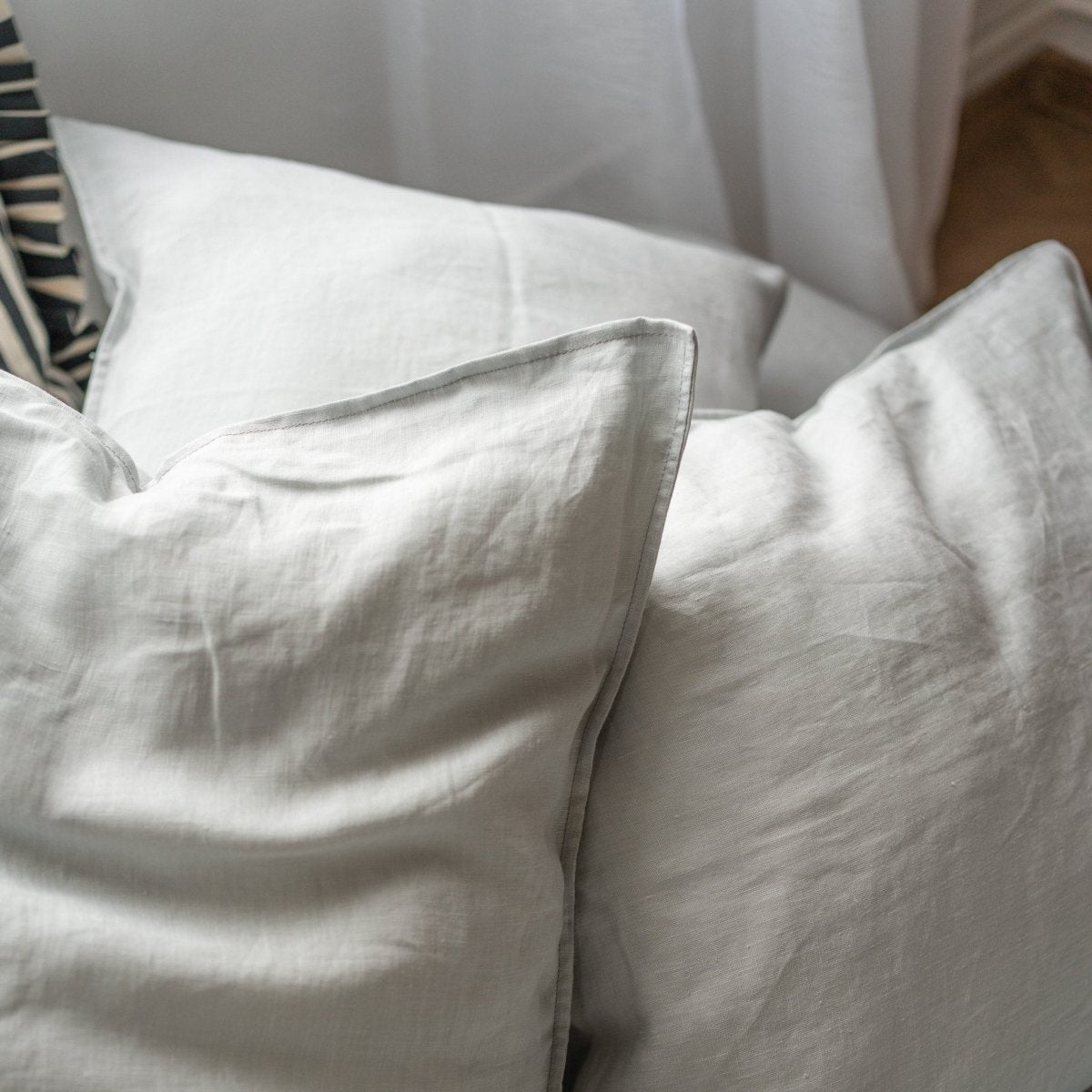 Natural linen bedding set - light gray - Harmonia Linens