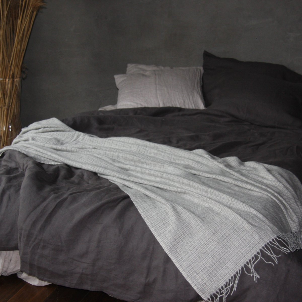 Natural linen duvet - dark gray - Harmonia Linens