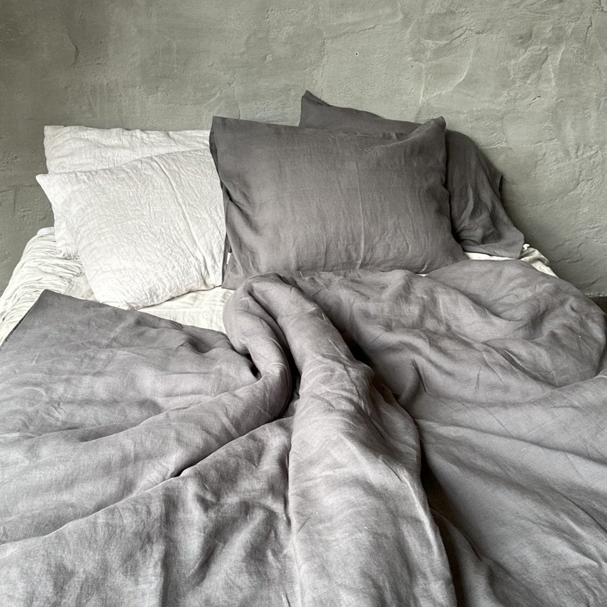 Natural linen duvet - dark gray - Harmonia Linens