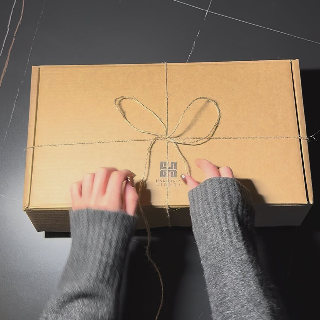 Gaiši pelēks skandināvu stila gultasveļas komplekts