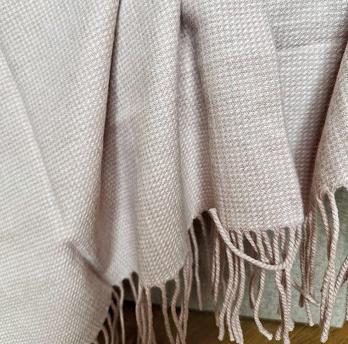 100% Wool Blanket – Naturally Warm, Timelessly Elegant