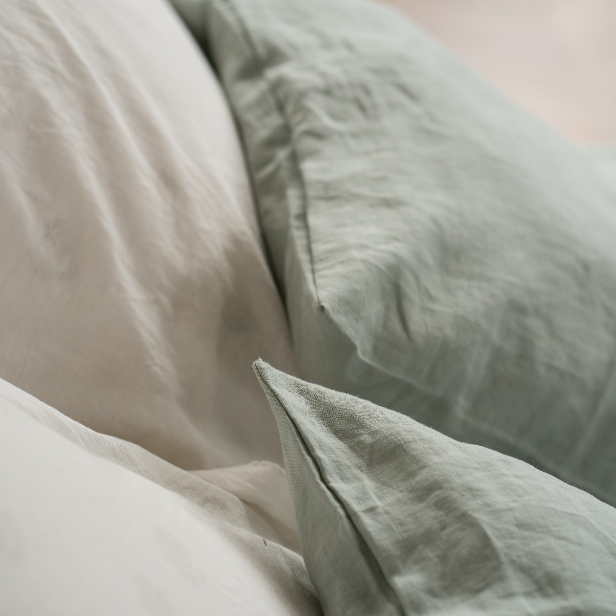 Natural linen bedding set - sage
