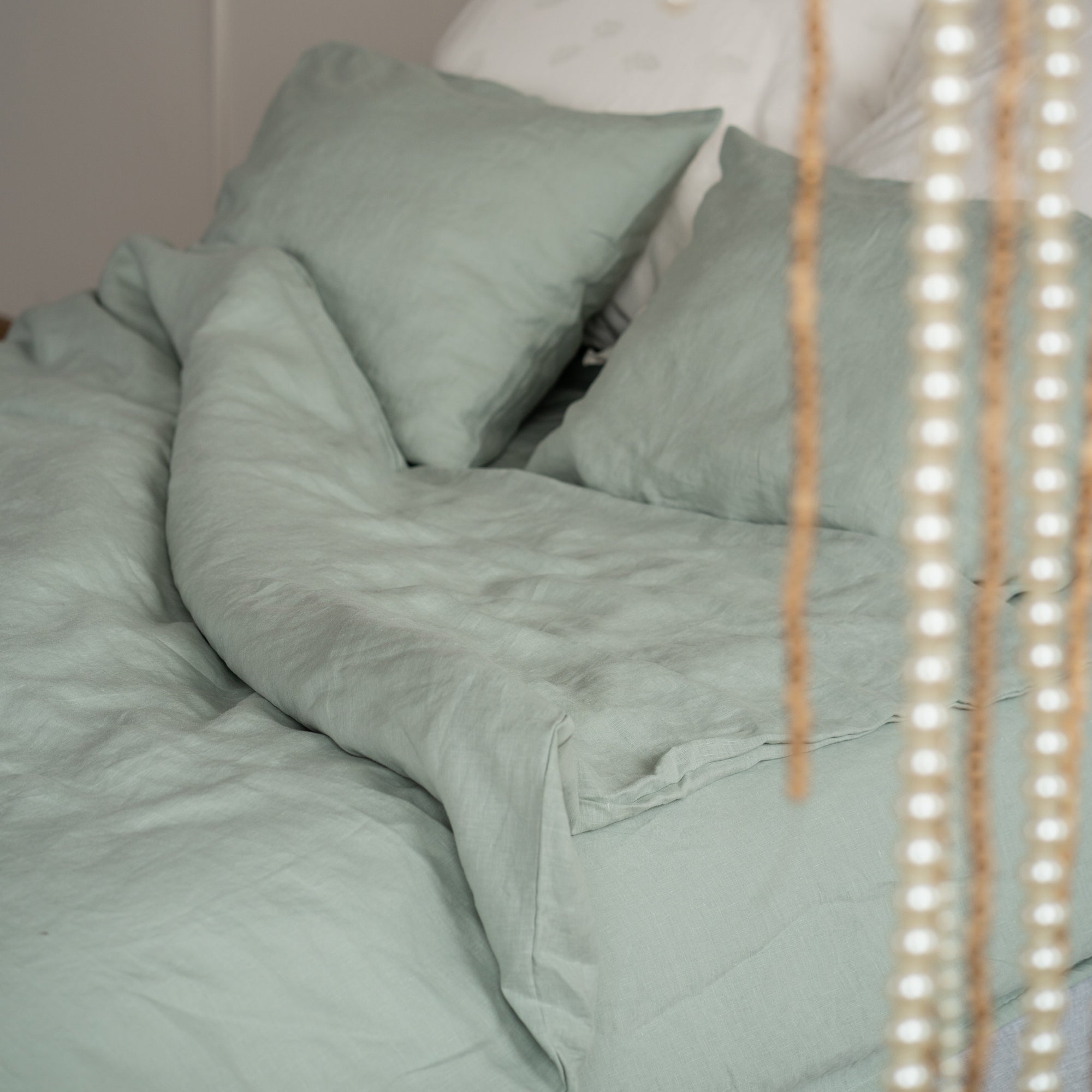 Natural linen bedding set - sage