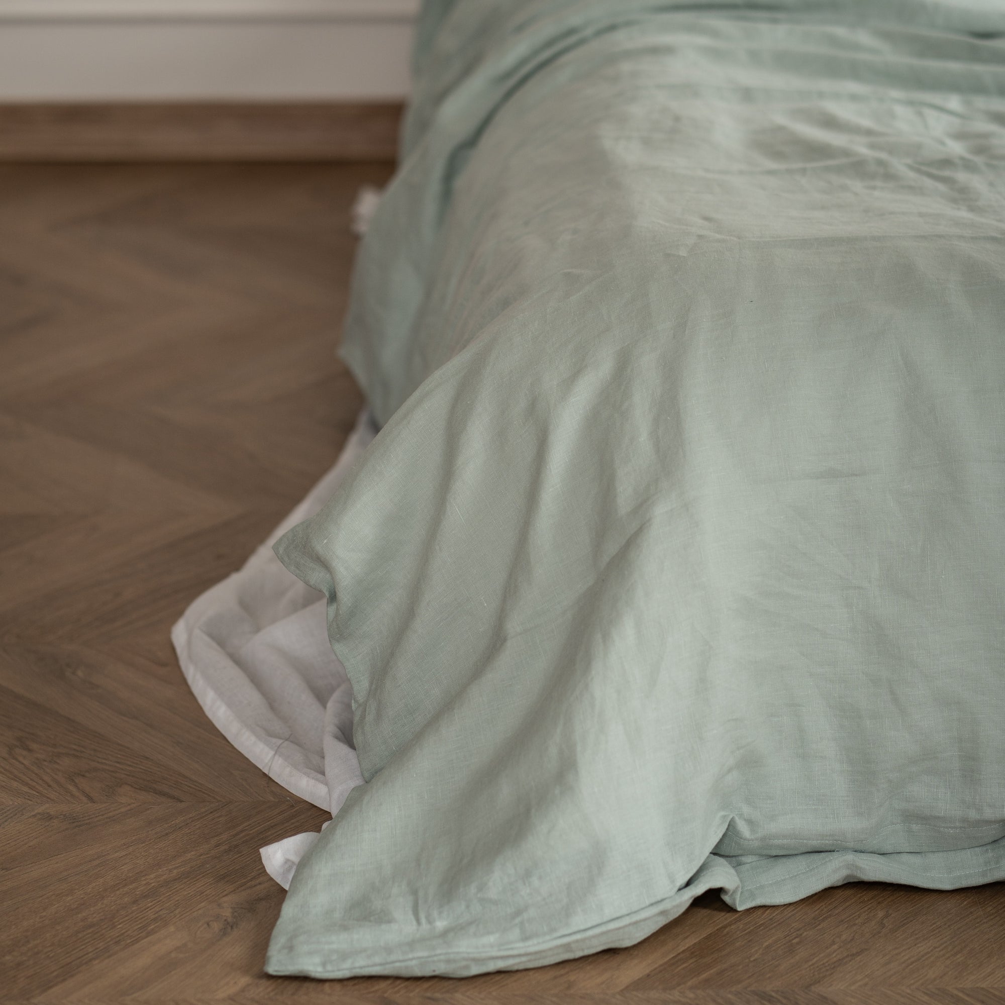 Natural linen bedding set - sage