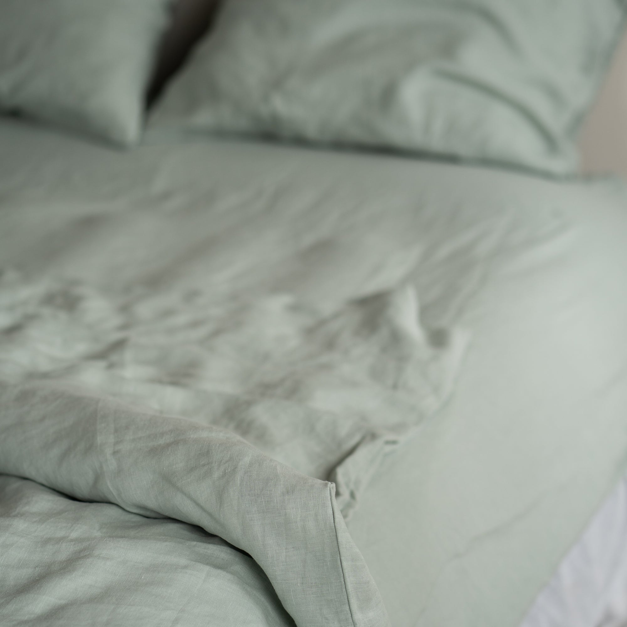 Natural linen bedding set - sage