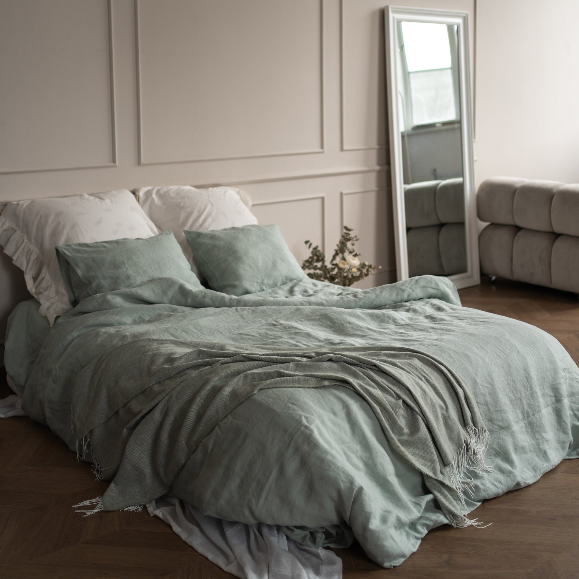Natural linen bedding set - sage