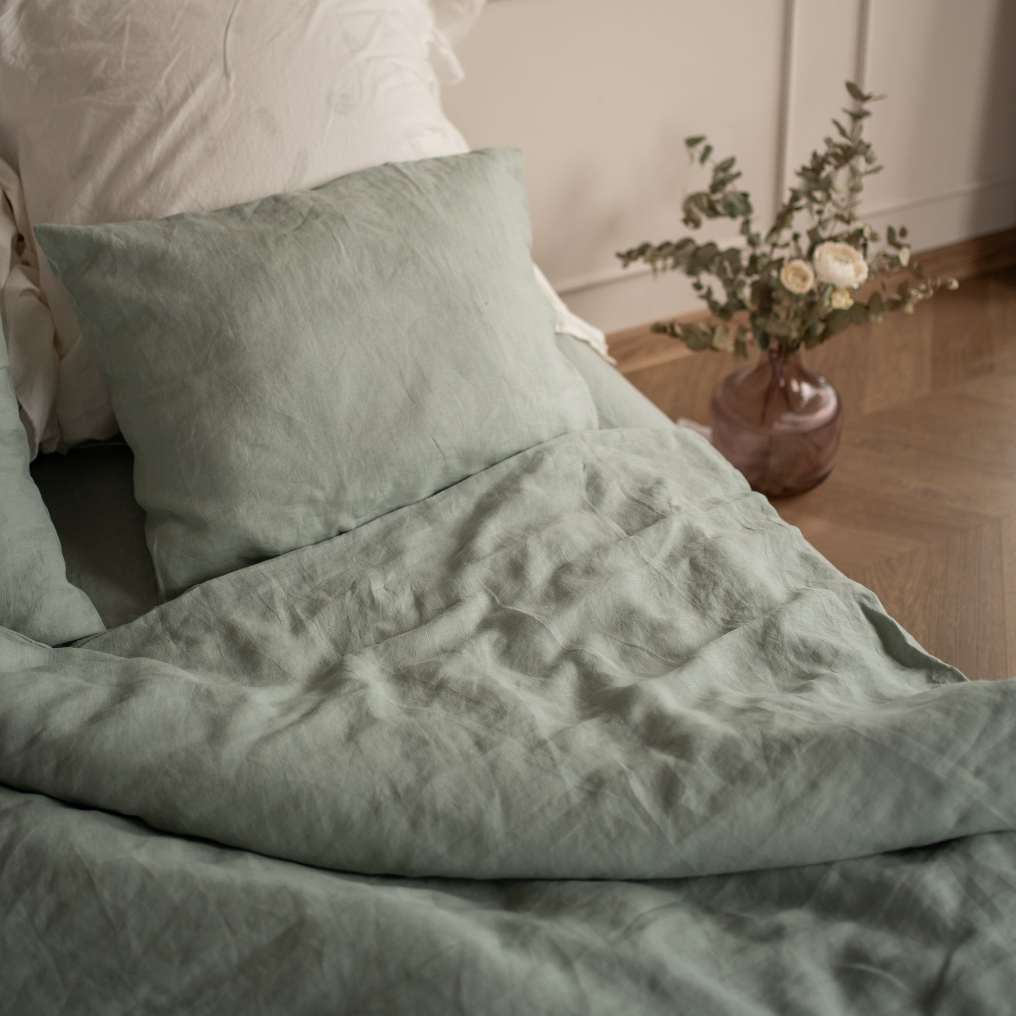 Natural linen bedding set - sage