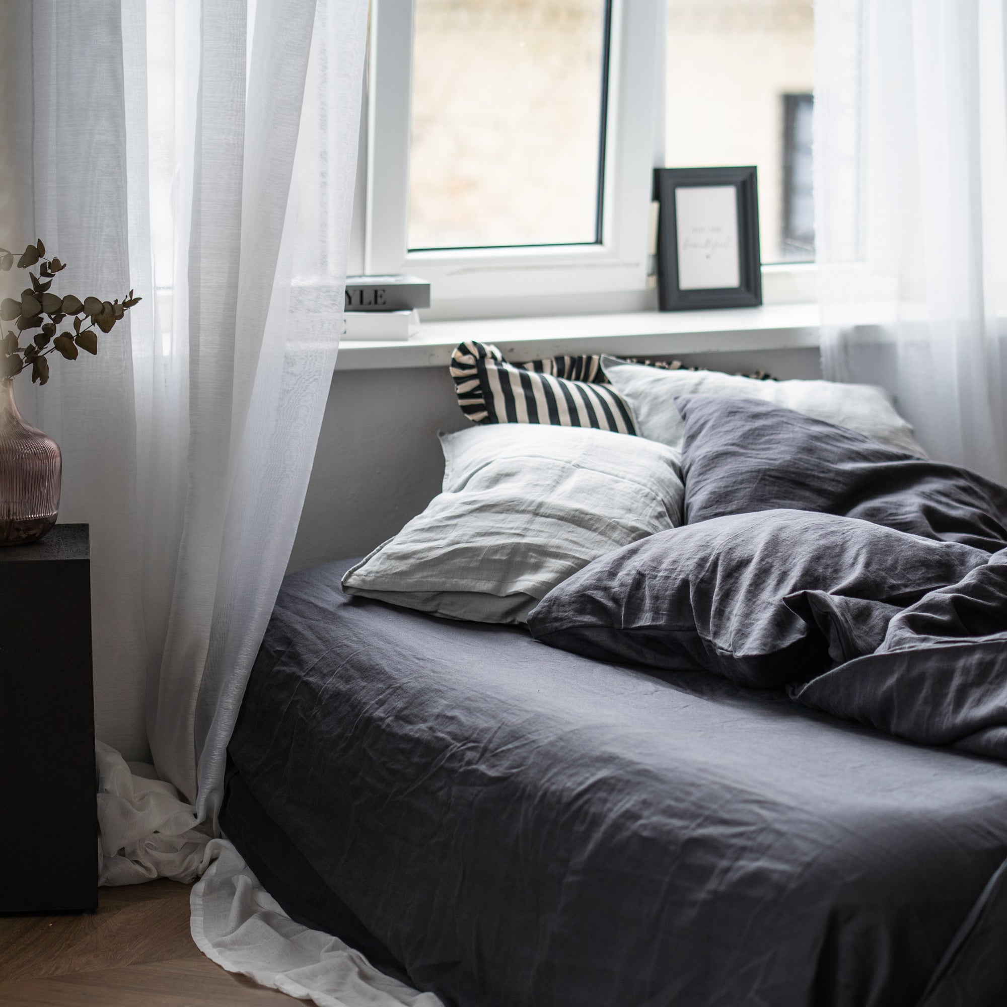 Natural linen bedding set - dark gray