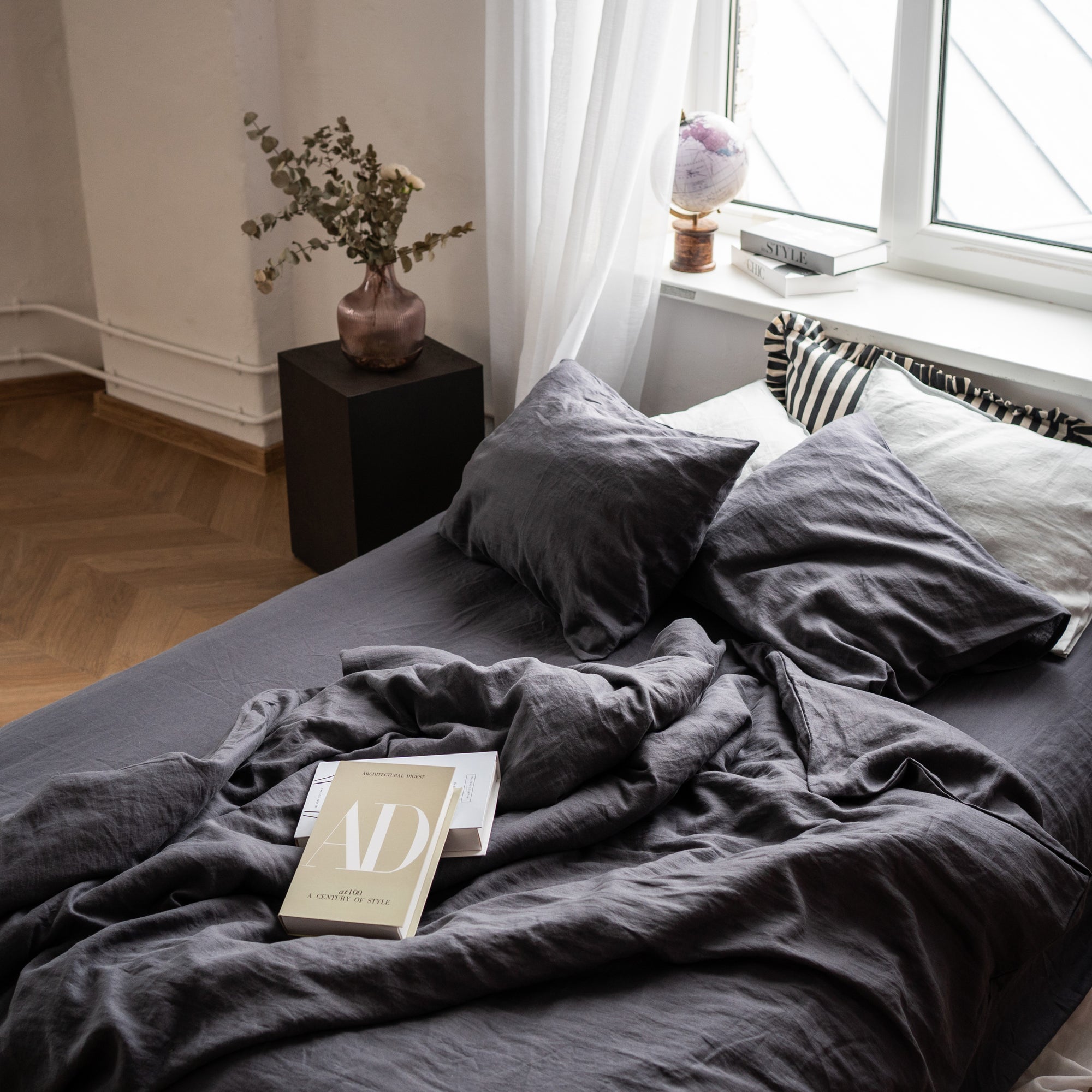 Natural linen bedding set - dark gray