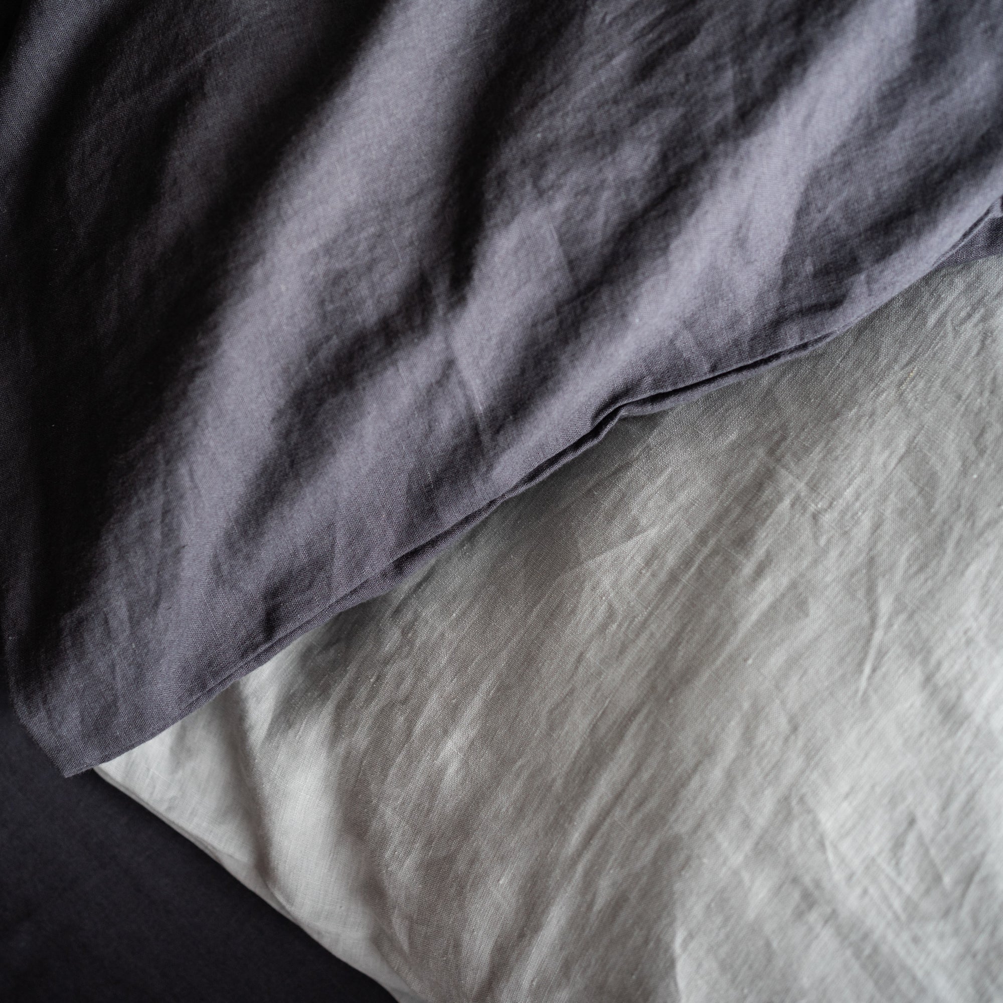 Natural linen bedding set - dark gray