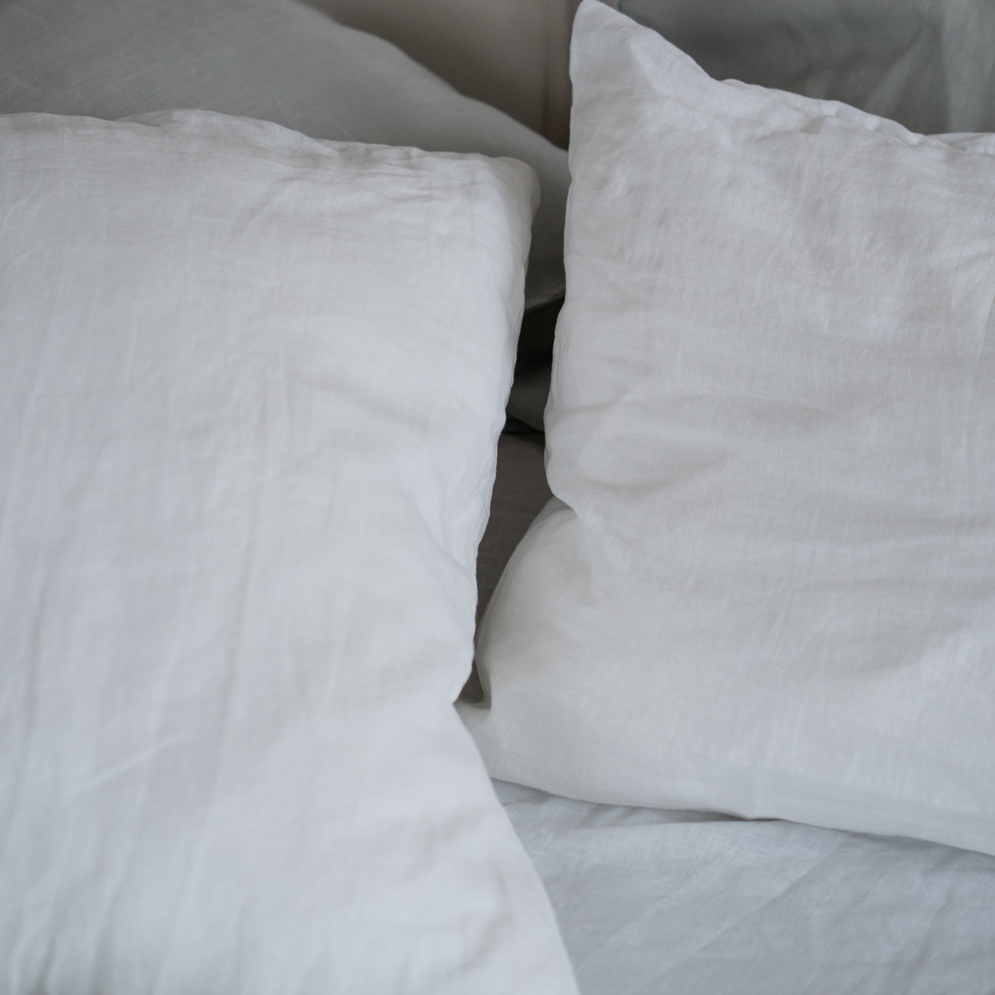 Natural linen bedding set - white