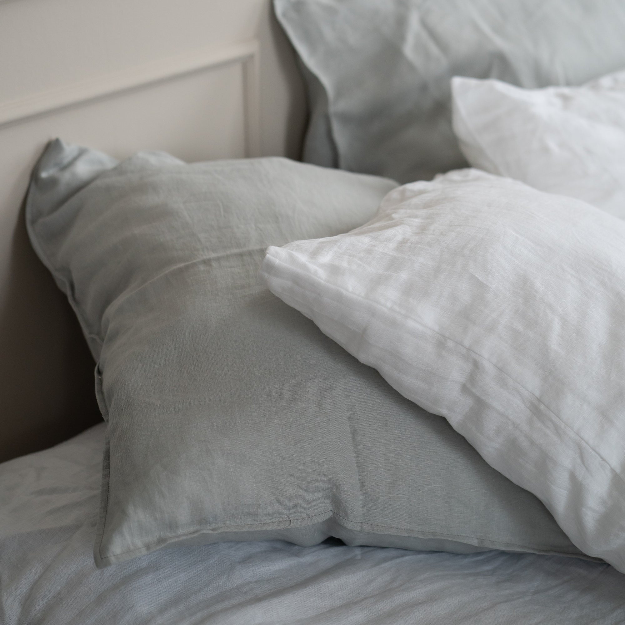 Natural linen bedding set - white