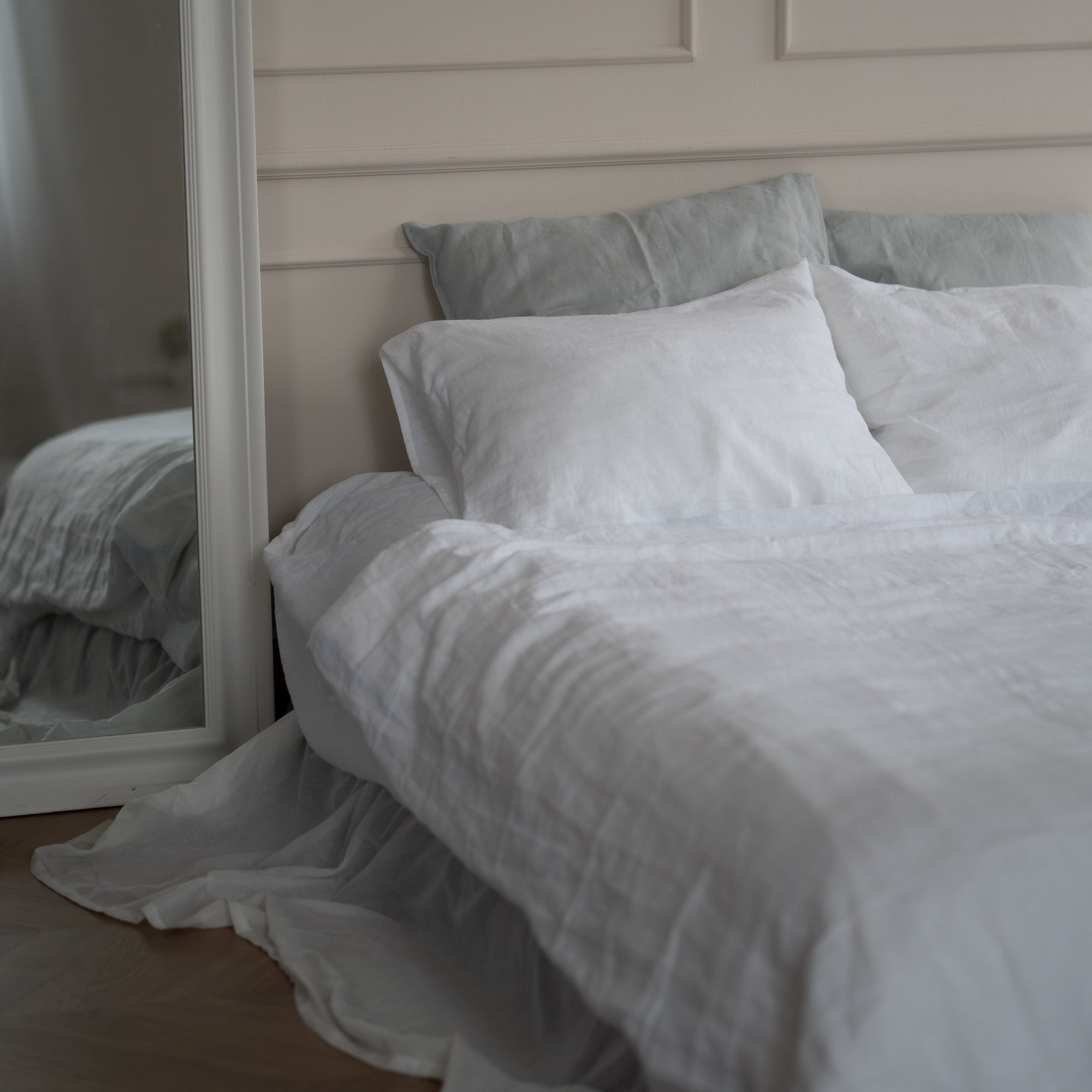 Natural linen bedding set - white