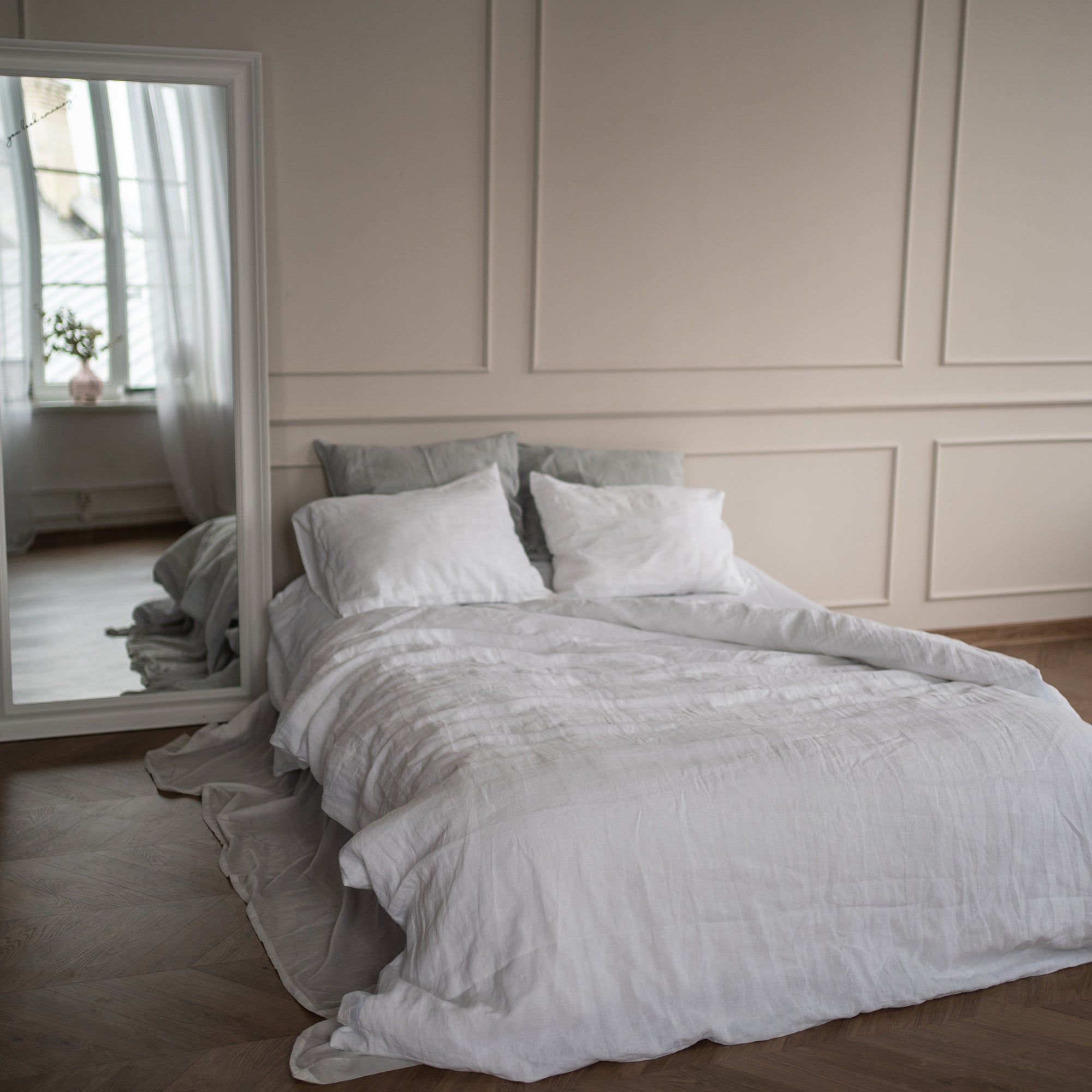 Natural linen bedding set - white