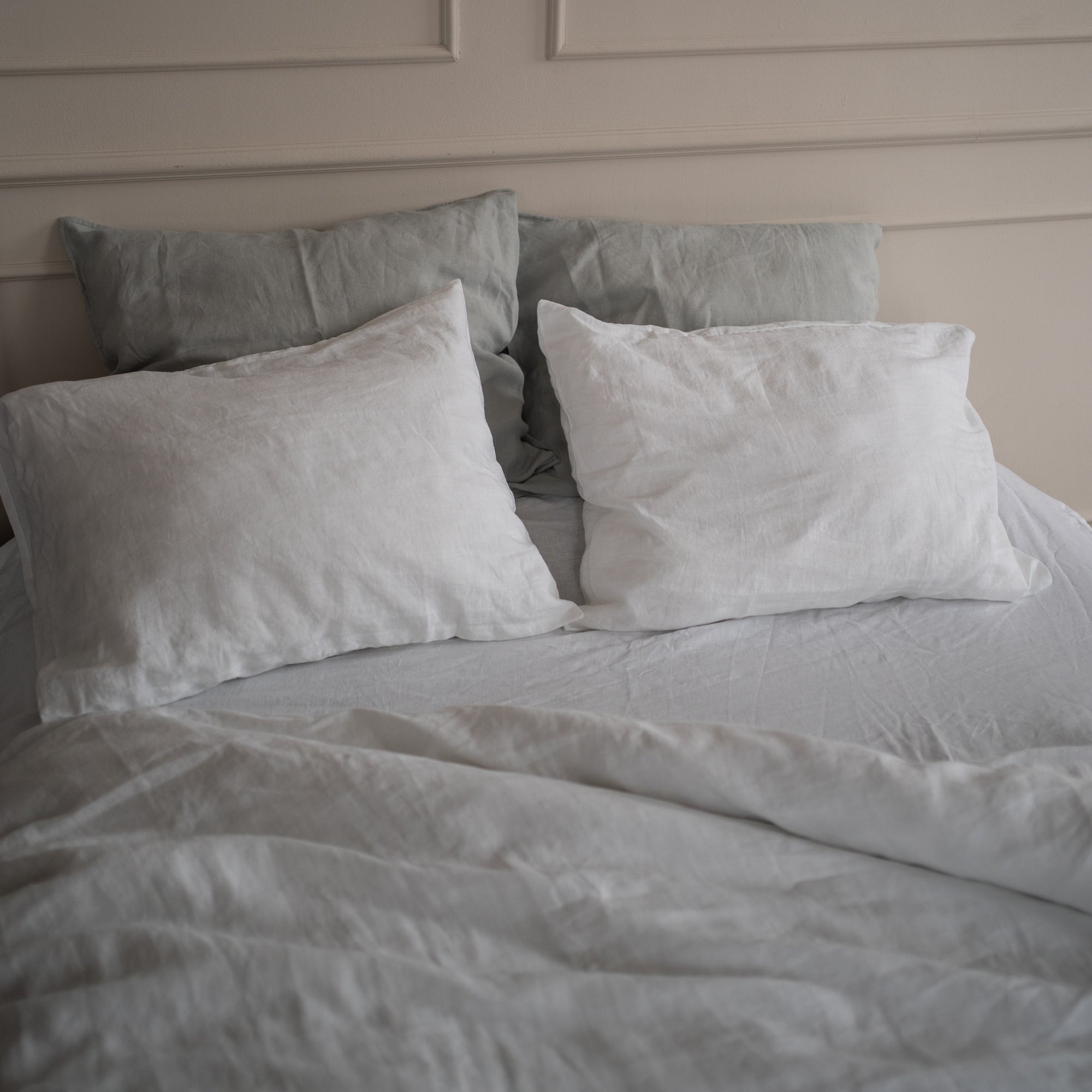 Natural linen bedding set - white